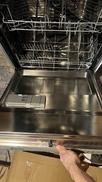 Mașină de spălat vase Electrolux încorporabilă 60cm, inox, 13 seturi