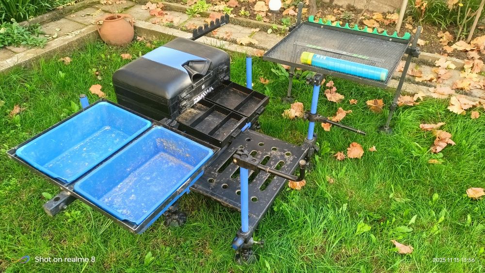 Платформа с маси и прикачни