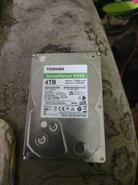 Продавам хард диск 4tb Toshiba s300