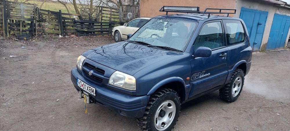 Vand Suzuki grand vitara 2.0 benzina ,AC functional, Volan Dreapta