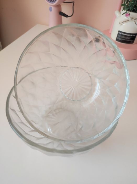 Две вазочки стеклянные новые