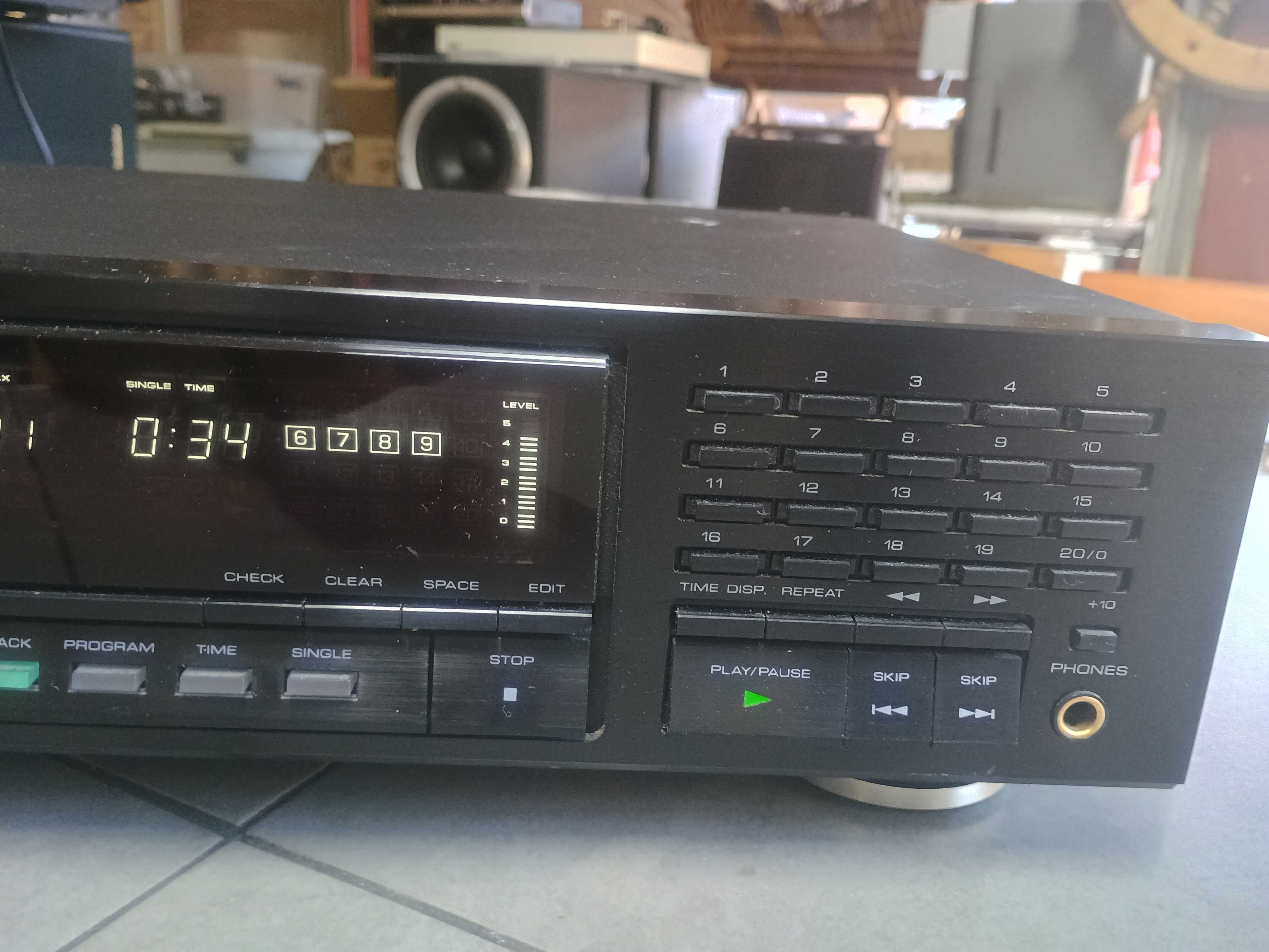 Kenwood DP-7010 CD player