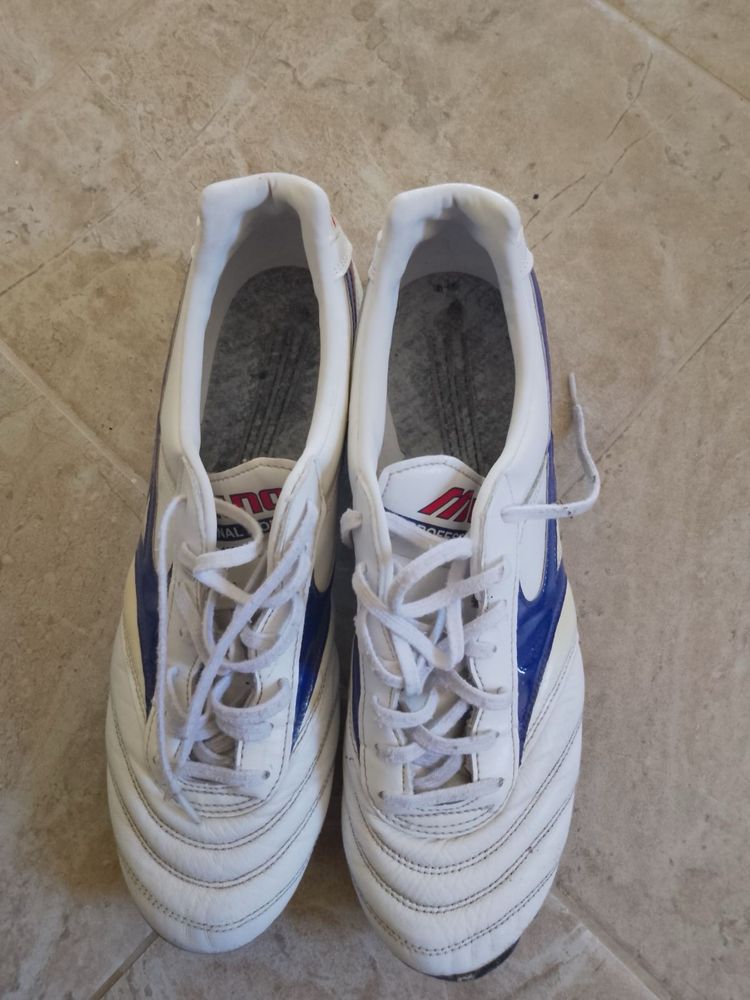 Бутонки .mizuno.