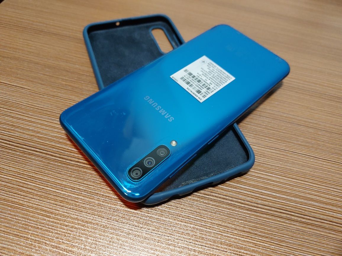 Продам Sumsung  Galaxy A50 6/128  (6GbОЗУ/128Gb hdd)