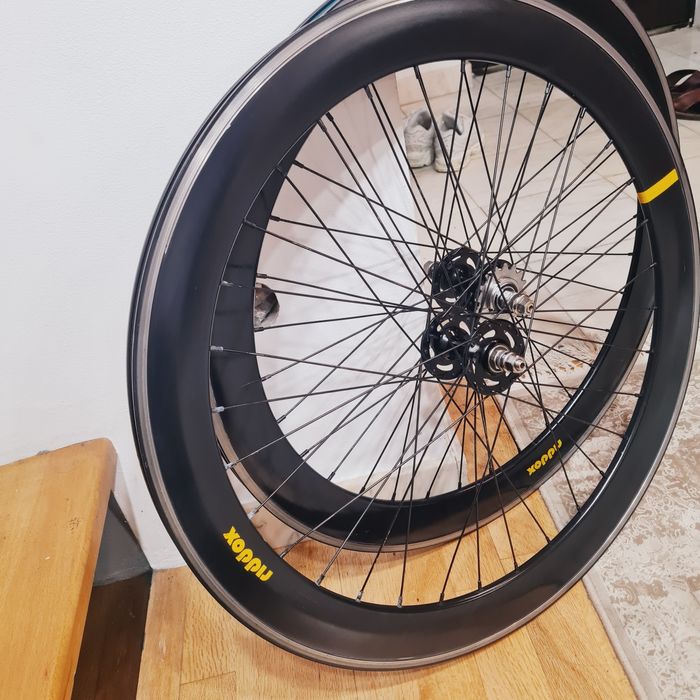 Vand roti de Cursieră  Riddox