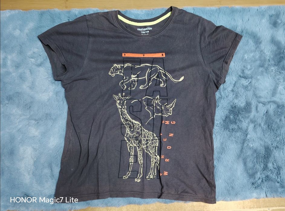 Продавам дрехи за момче за 11 - 12 години.