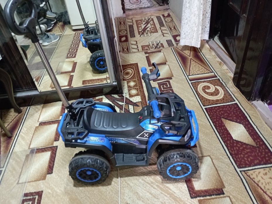 Detskiy kvadradsikl 2:4 let