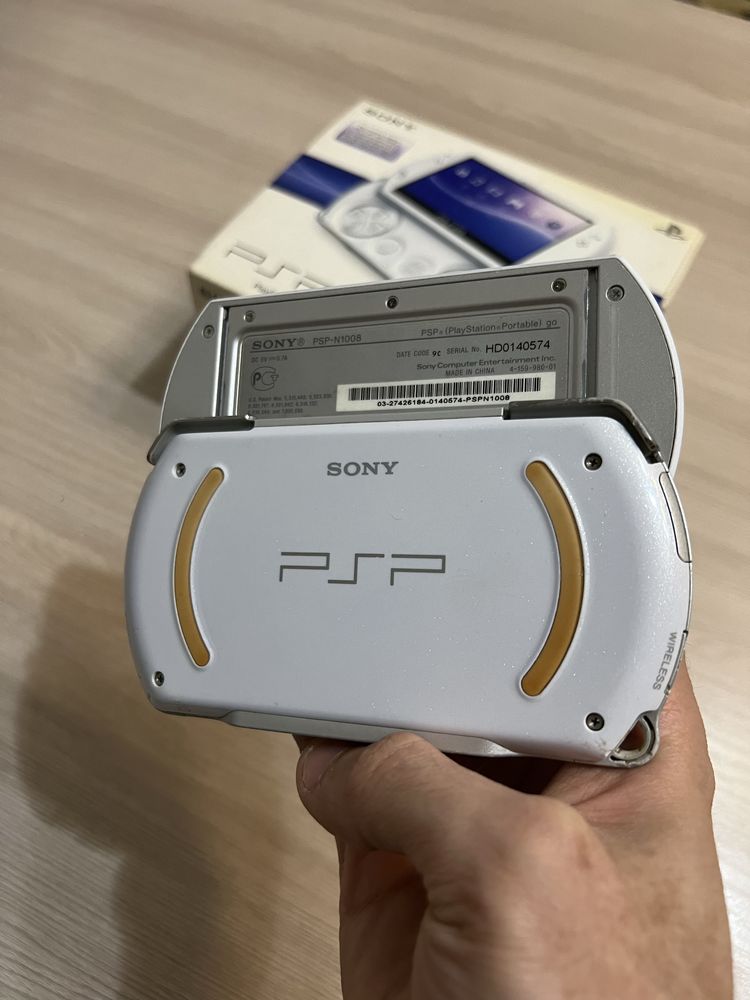 Psp Go 16gb в редком белом цвете