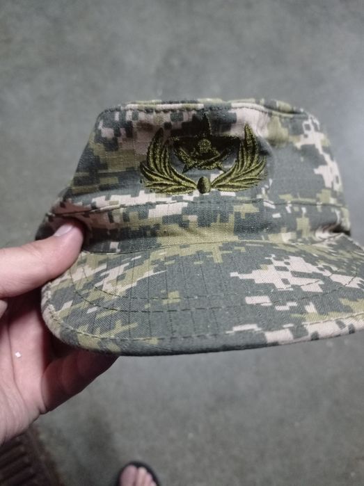 Головные уборы новые