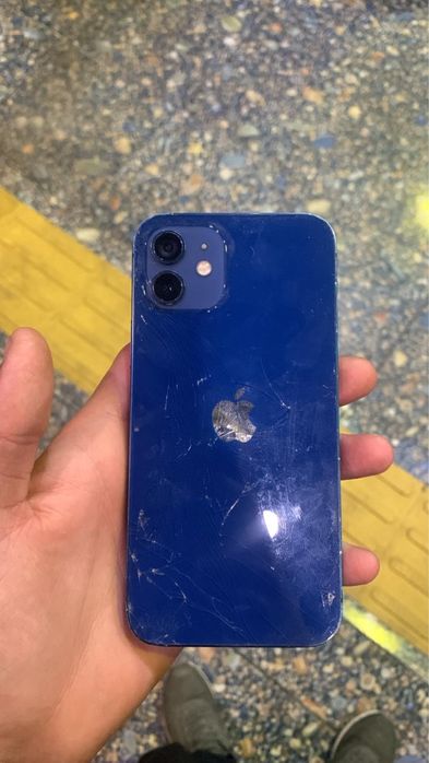 Продам айфон 12 64гб.  76акб