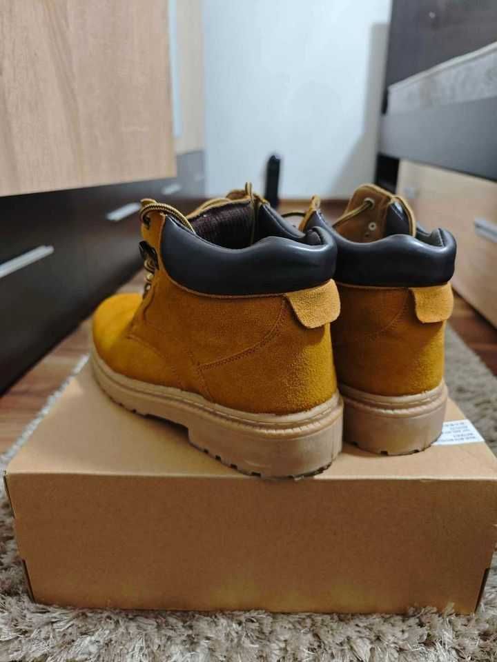Зимни велурени боти Walkman shoes