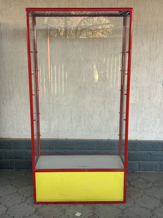 Ветрина стеклянный с алюминевым профилем DIA