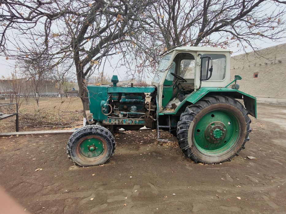YMZ traktor sotiladi