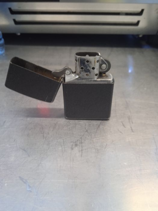 Zippo запалка бензин