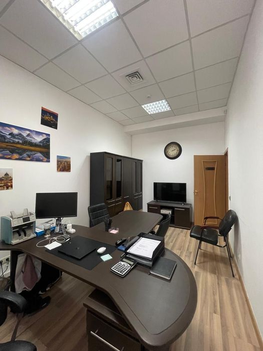 Продается комплект офисной мебели для рук-ля в отличном состоянии