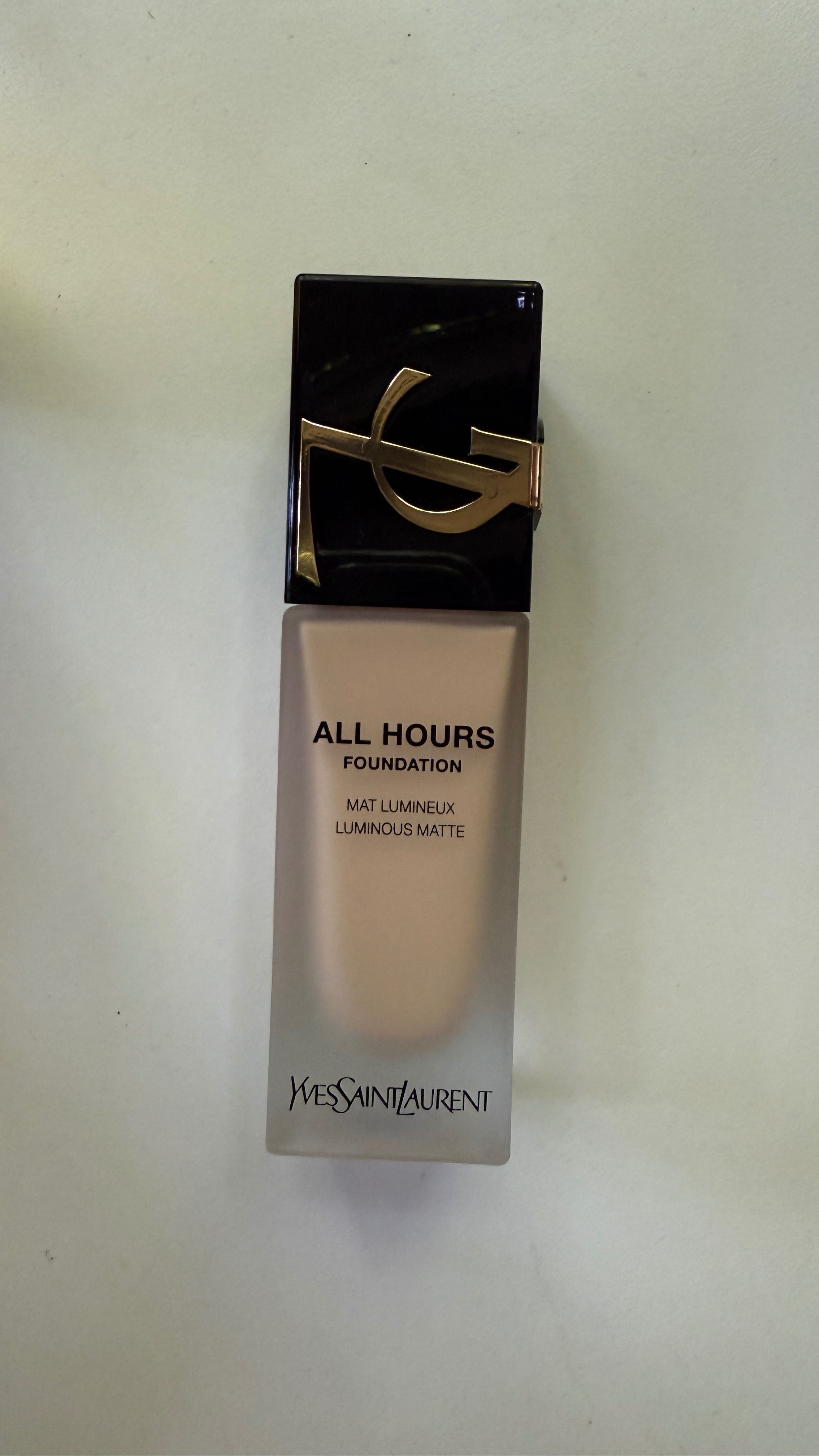 Тональная основа YvesSaintLaurent