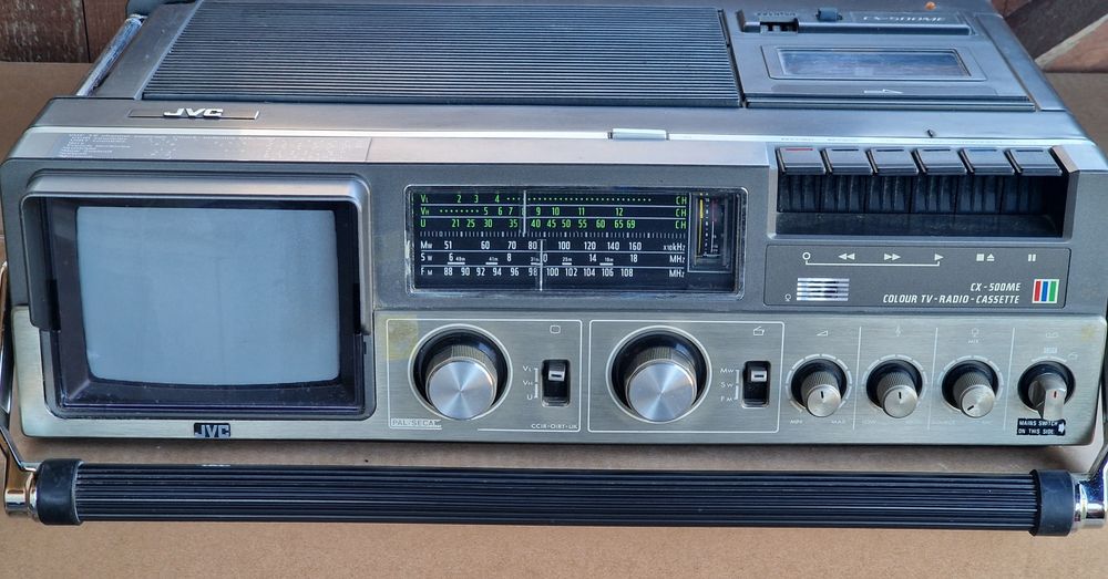 Radio Casetofon + TV JVC