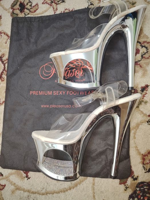 Продам стрипы для танцев новые