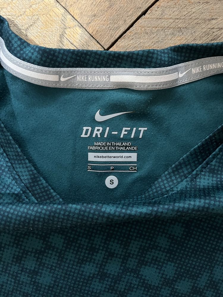 Дамски термо блузи Nike Dri-Fit,Helly Hansen,Jack Wolfskin