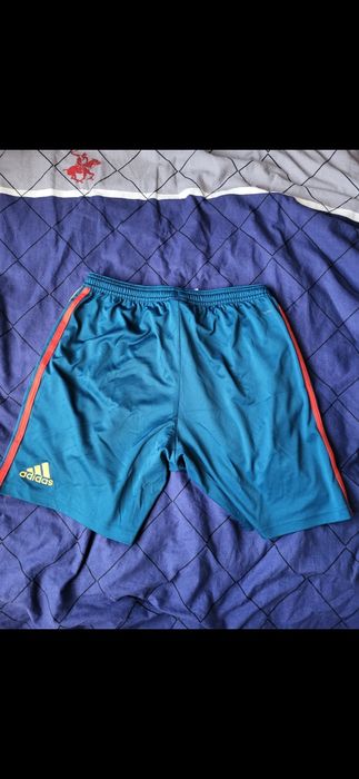 Vand pantaloni scurti adidas