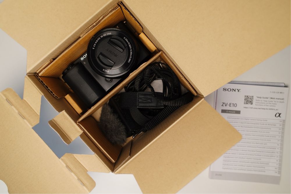Sony ZV-E10 с обектив с 13 месеца гаранция