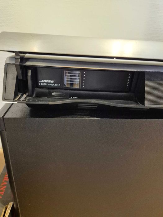 Bose subwoofer + една кубична тонколонка+ 2бр. дистанционно (тъч)+др.