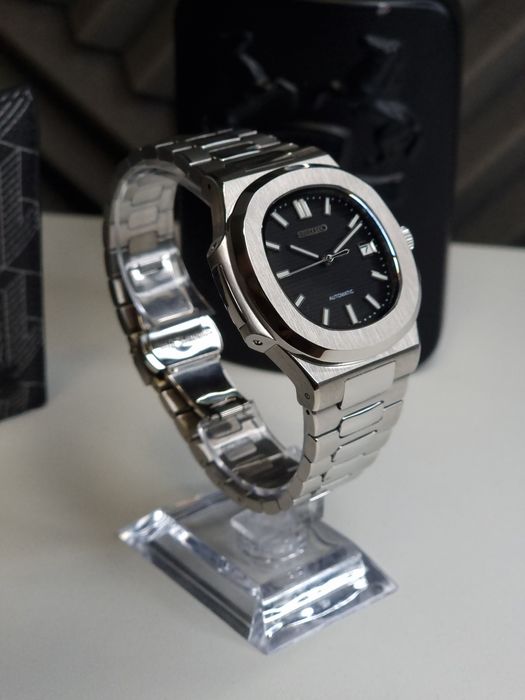 Seiko Mod Nautilus Black Dial