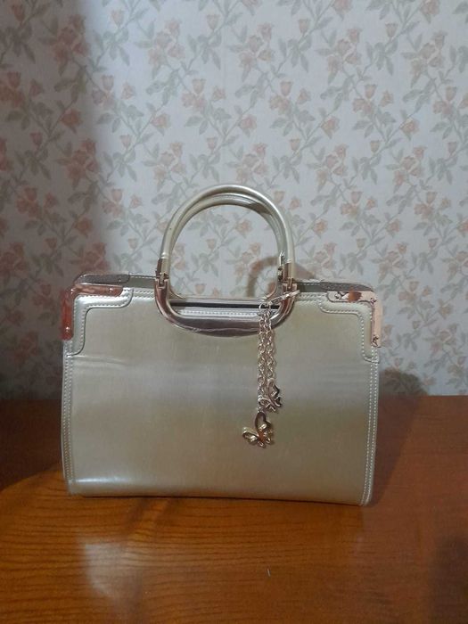 Женские сумки  новые и в отличном состоянии