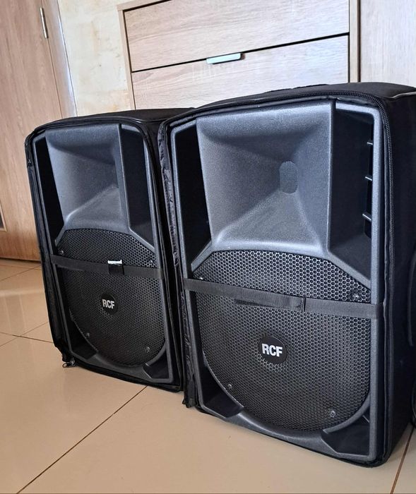 Vând boxe rcf 712 cu tot cu huse