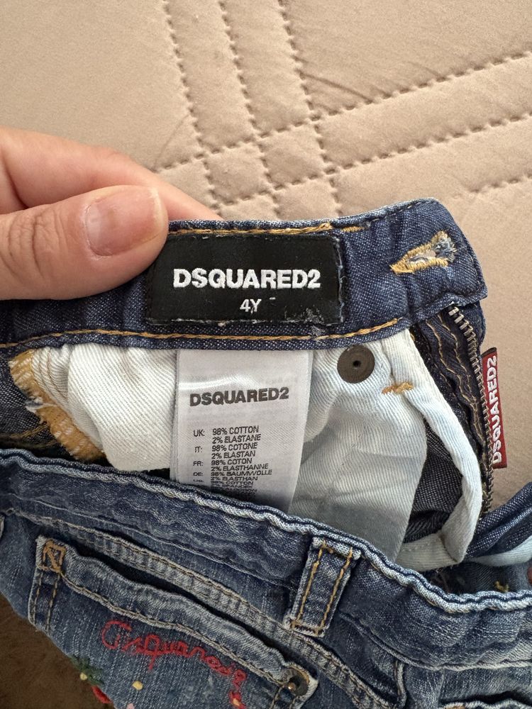 Панталонки Dsquared, рокля Guess