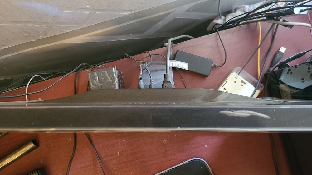 Samsung 24"kompyuter monitor sotiladi