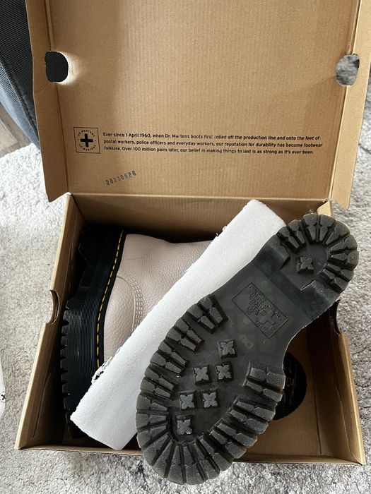 Кожени ботуши Dr. Martens