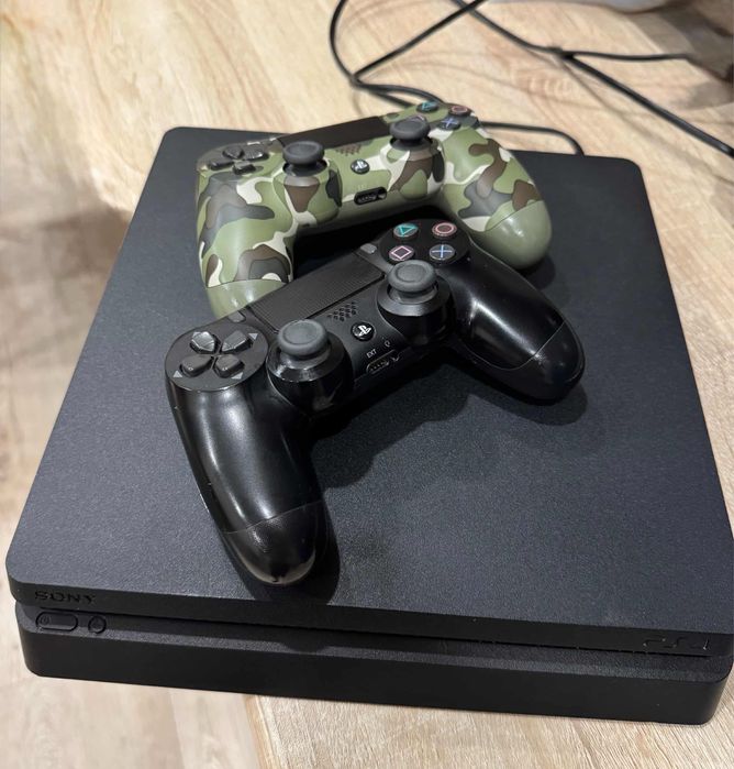 Продам пс4   слим