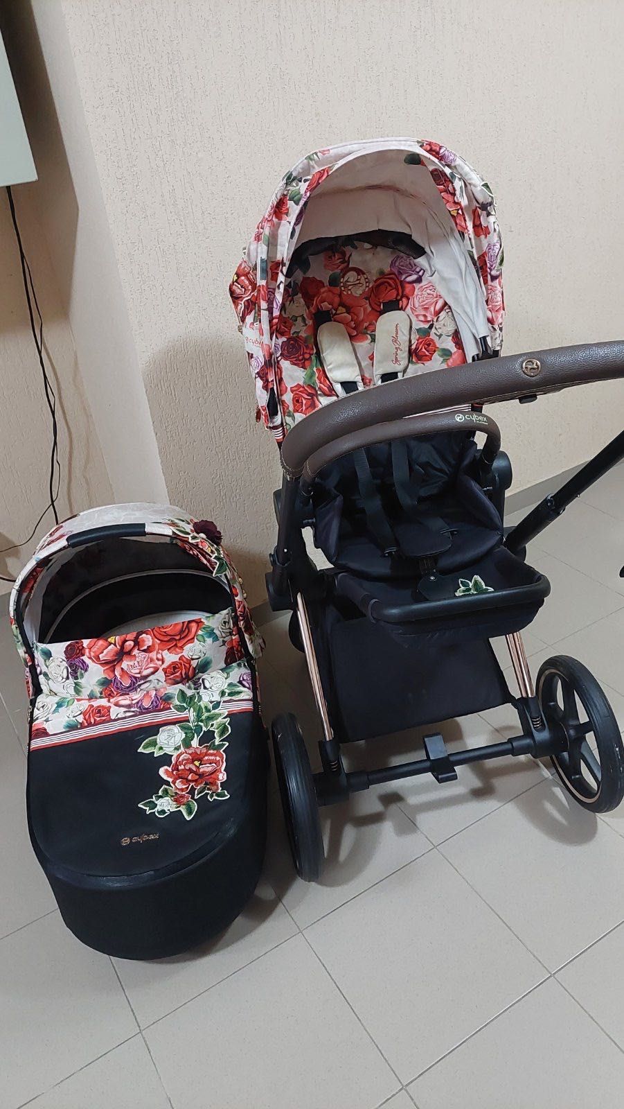 cybex детска количка + кош. Всички аксесоари, като нова.