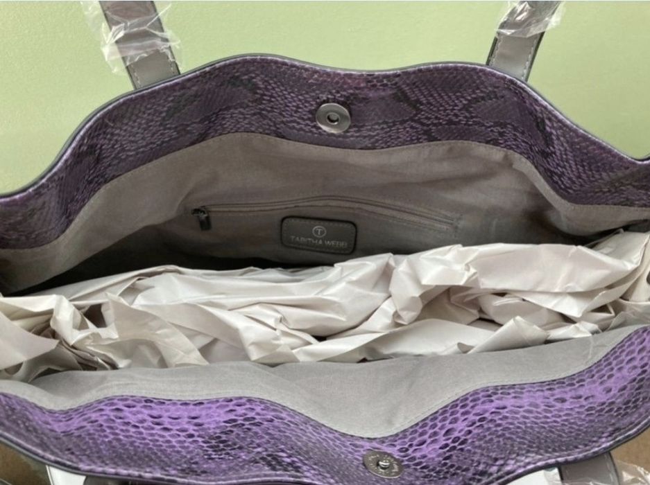 Geanta T by Tabitha Webb, designer britanic