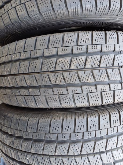 Гуми 215/70/15С  Фалкен