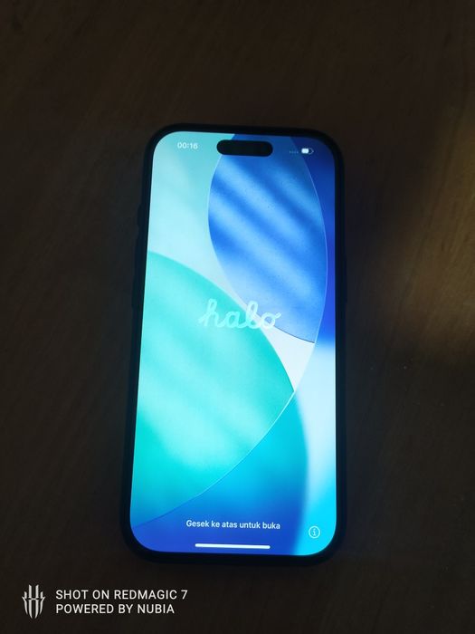 Продам Iphone 16 pro срочно