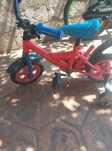 Se vinde bicicleta stare buna vârstă 2-3ani