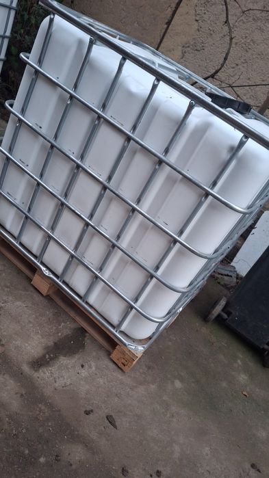 Butoaie de 1000 de litri