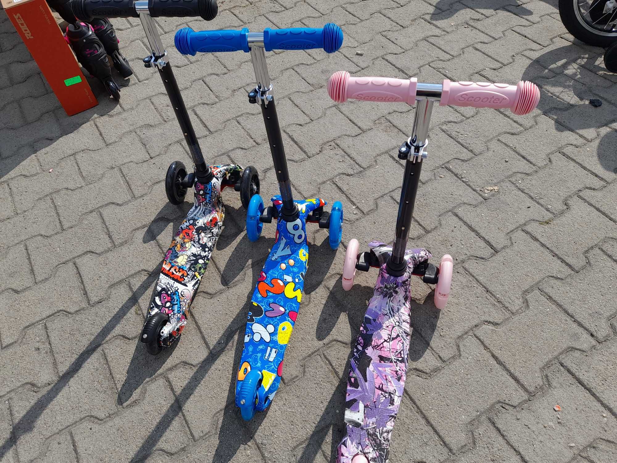 MONI Детска тротинетка FIDGET