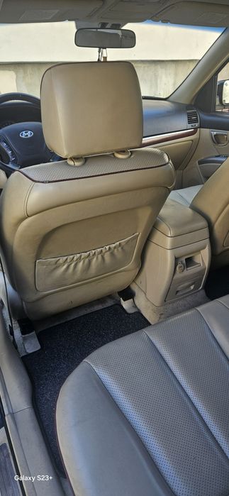 Vând  Hyundai Santa Fe
