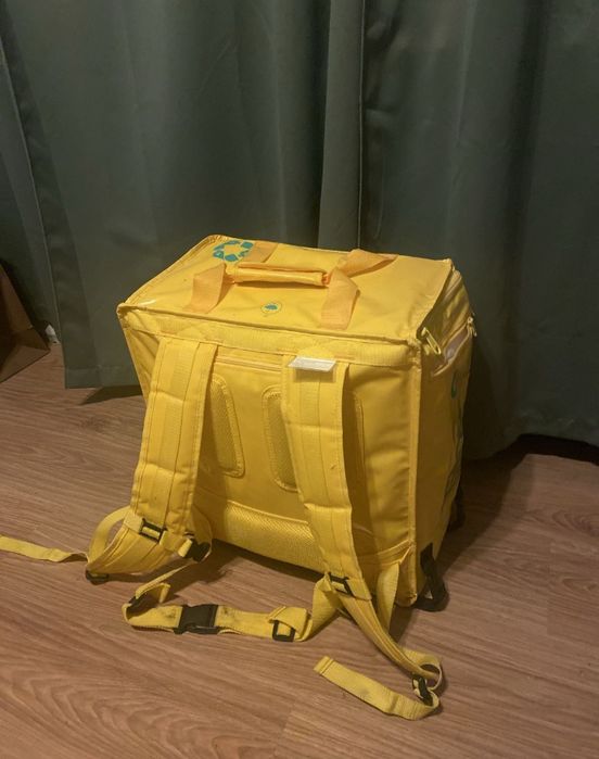 Ghiozdan GLOVO nou
Este modelul nou 
Este nou