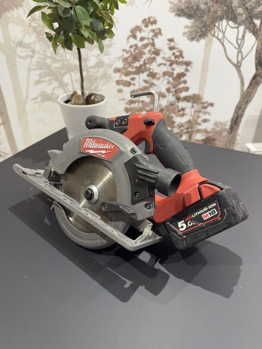Fierastrau electric Milwaukee M18