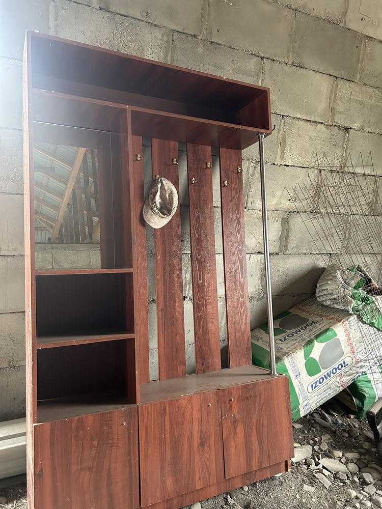 Продам прихожая для одежды