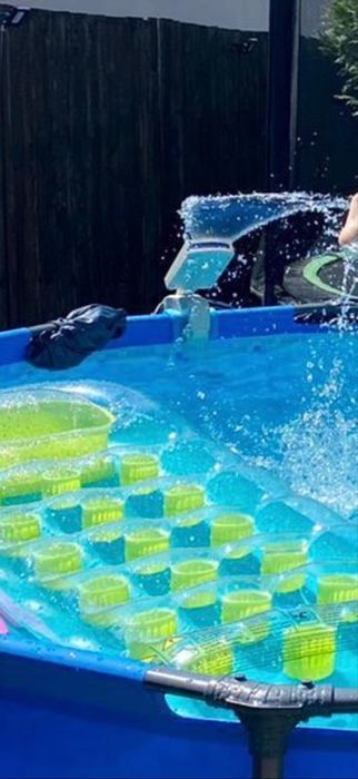 Fantana arteziana Intex pentru piscina