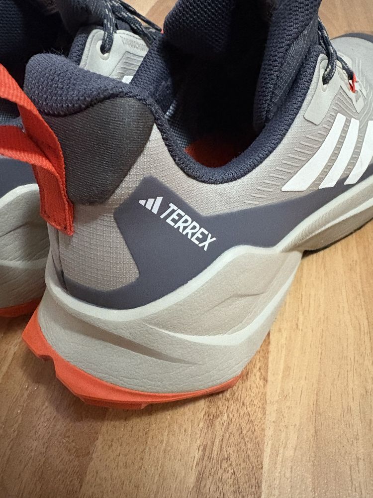 Маратонки Адидас terrex gore-tex