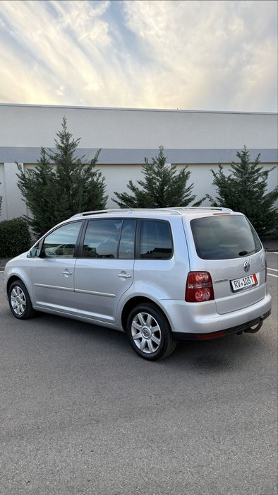 VW Touran / 2.0 Diesel / Highline / 7 Locuri