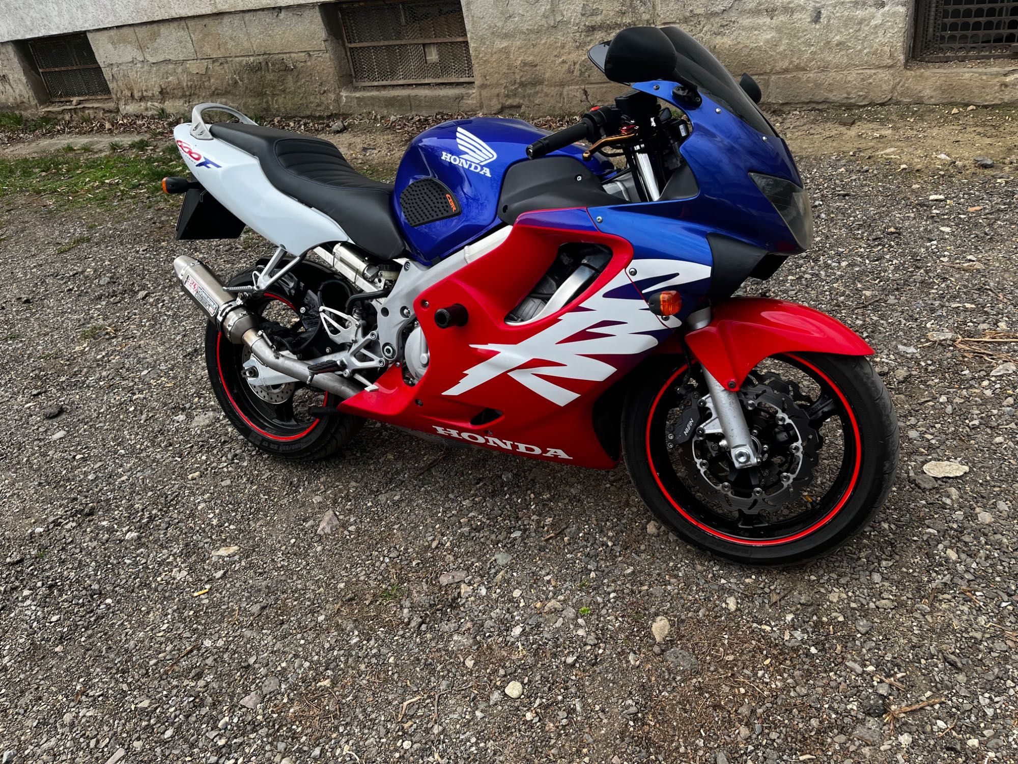 Honda cbr 600 f4