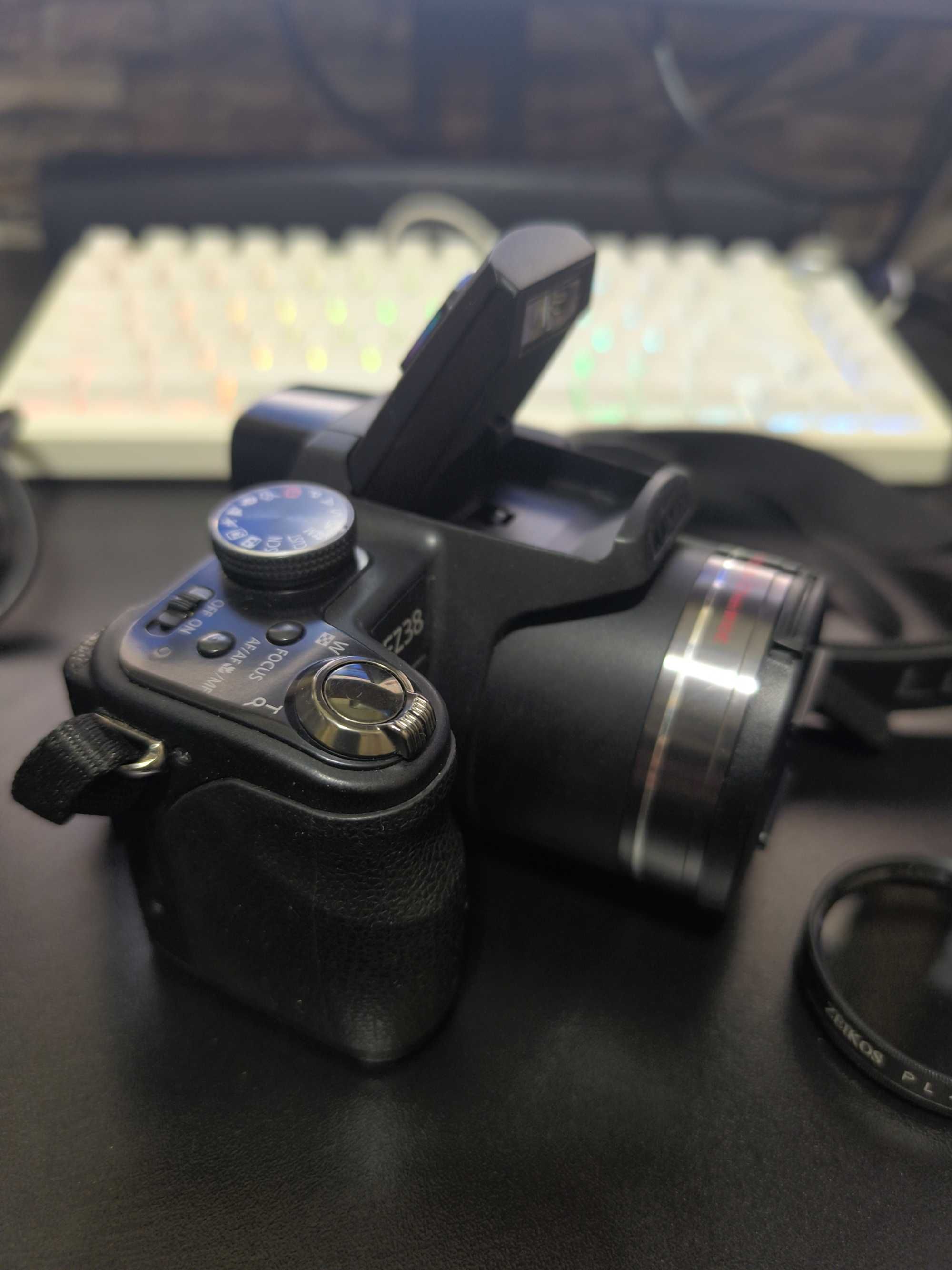 Фотоапарат Panasonic Lumix FZ 38