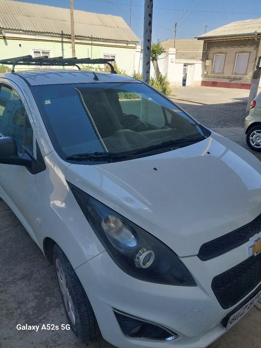 Spark oldin va orqa faralari sotiladi